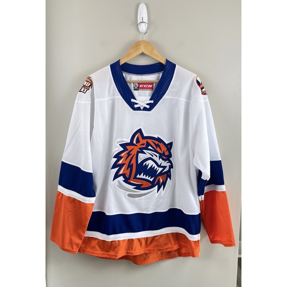Bridgeport Sound Tigers CCM Jersey MiC Sz Lg Vintage